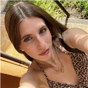 Profesora titulada en Biología, con experiencia previa, imparte clases presenciales.